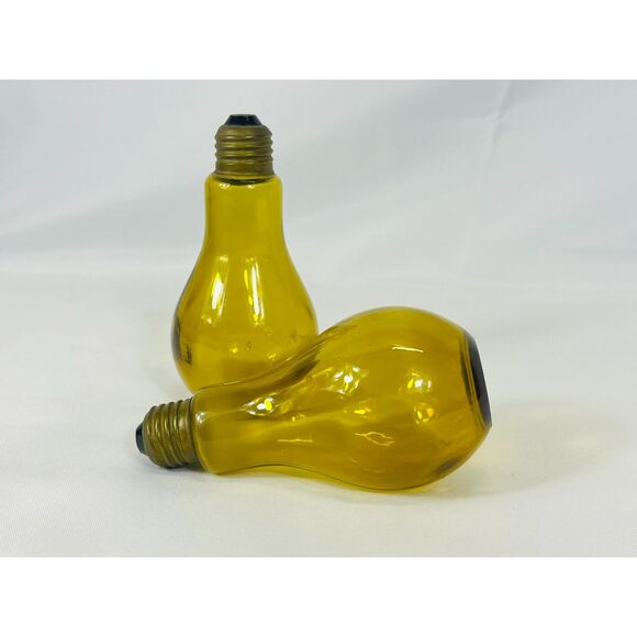 Vintage 5 1/2" Glass Light Bulb Salt and Pepper Shakers Yellow Japan - Picture 2 of 5